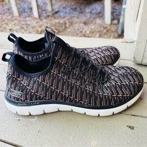 Womens Skechers Dual Lite Slip On Shoes Size 6.5